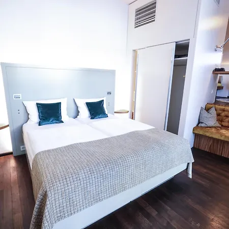 Готель Arthotel 4*
